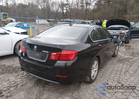 2012 BMW 528I xDrive z USA, uszkodzony, nr VIN WBAXH5C56CDW05131